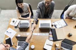 Working with movers on moving your office to Long Island