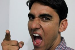arguing is one of the things you shouldn't do to movers