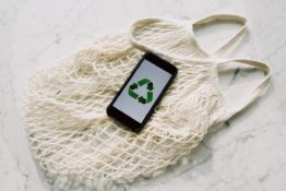 phone with recycle sign