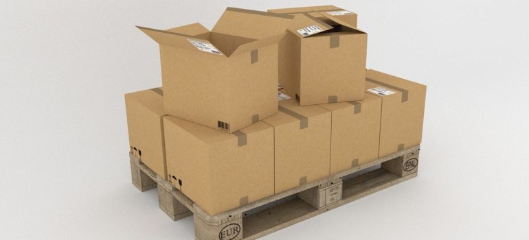 Save money when moving to NYC using boxes on the pallet