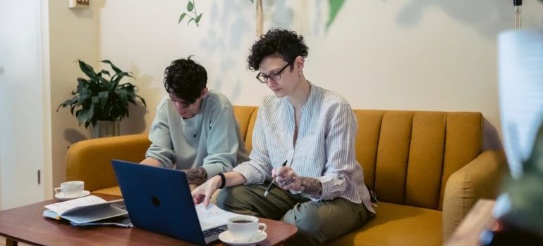 Women planning a move