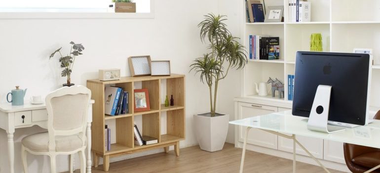 Small apartment with shelves for storing to maximize the space in your NYC flat